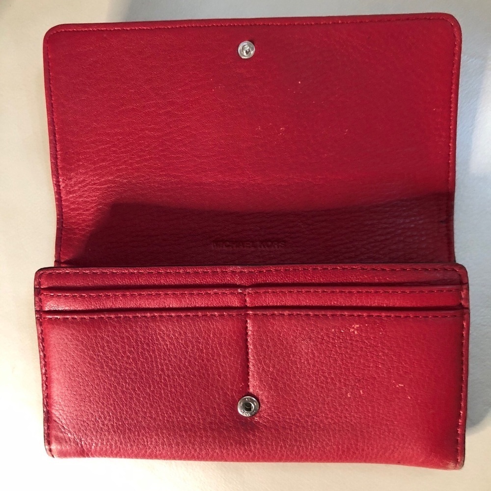 Michael Kors Fulton Soft Leather Red Flap Wallet - Picture 4 of 8